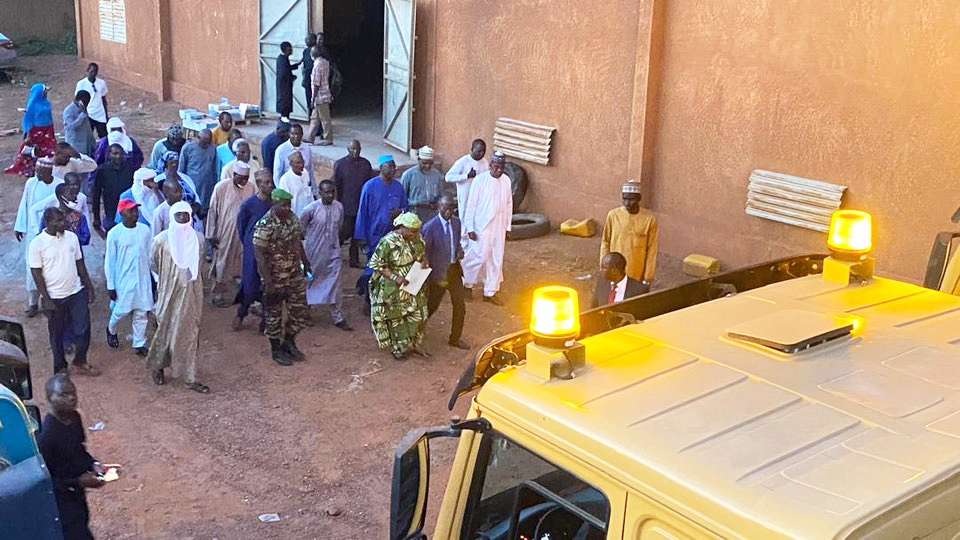 rentree scolaire 2025 2026 au niger lancement de lacheminement des fournitures et manuels scolaires