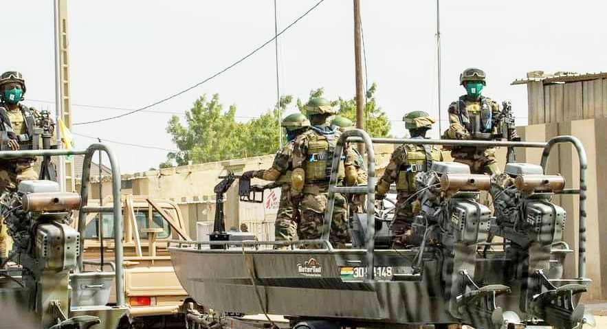 securite a niamey comment la proliferation darmes depuis lere pnds menace la stabilite
