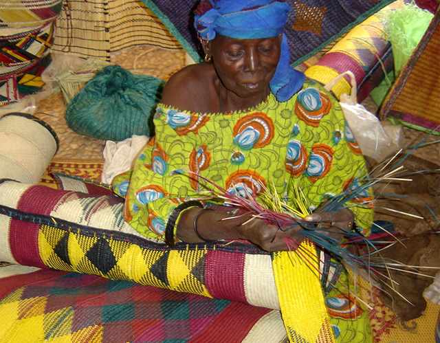 Tisseuse de Natte Niger