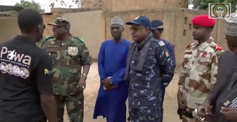 souverainete alimentaire au niger le ministre de lagriculture en visite sur des sites de production innovants