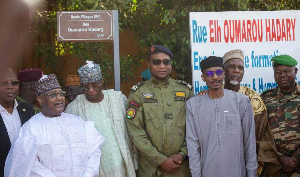 niamey honore la memoire doumarou hadary la rue rf 40 officiellement baptisee en son nom
