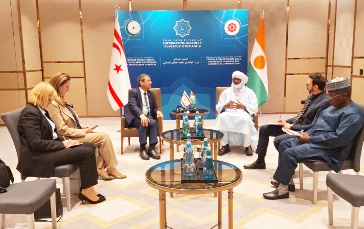 visite du ministre en charge de la communication en tuerkiye m sidi mohamed raliou sentretient avec le ministre des affaires etrangeres de chypre du nord