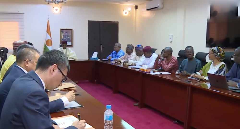 rencontre strategique entre le premier ministre nigerien et une delegation chinoise sur la cooperation petroliere