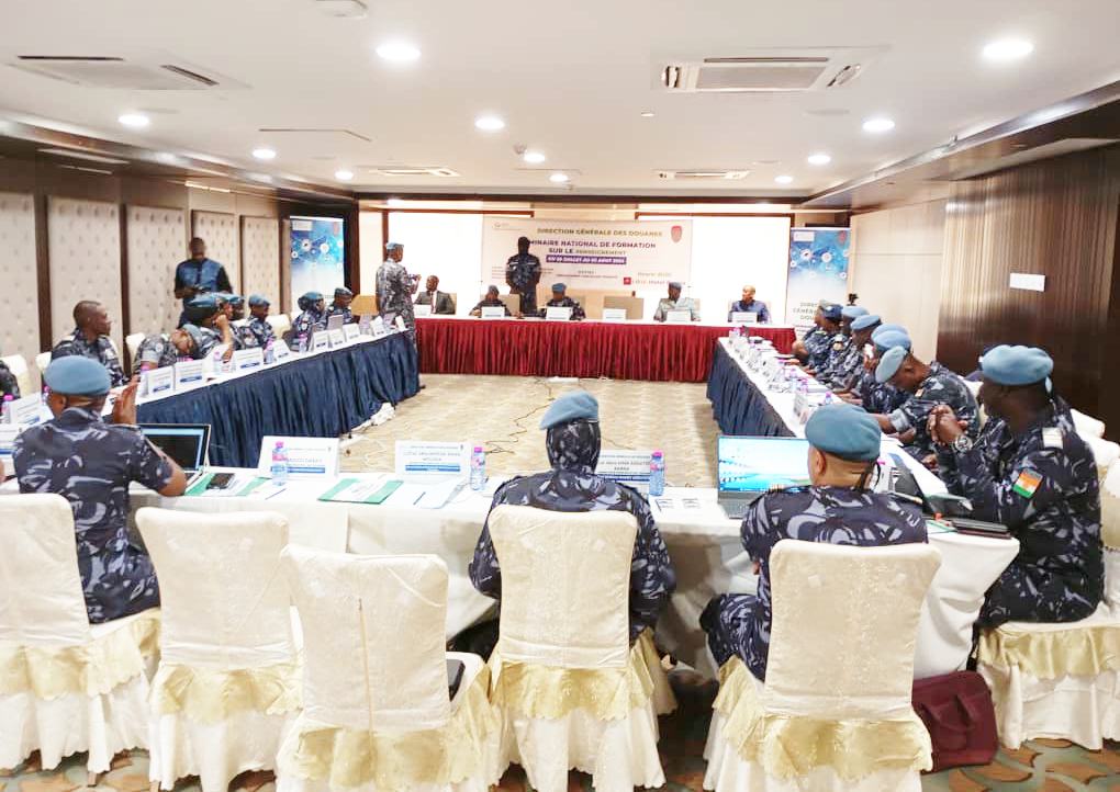 seminaire de formation dgd les agents des douanes nigeriens a lecole des techniques du renseignement douanier .jpg