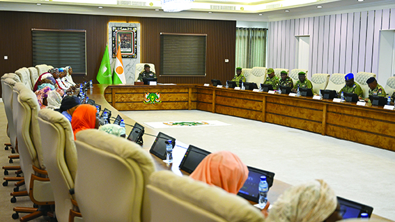 Abdourahamane Tiani entretient avec un collectif dorganisations des femmes du niger