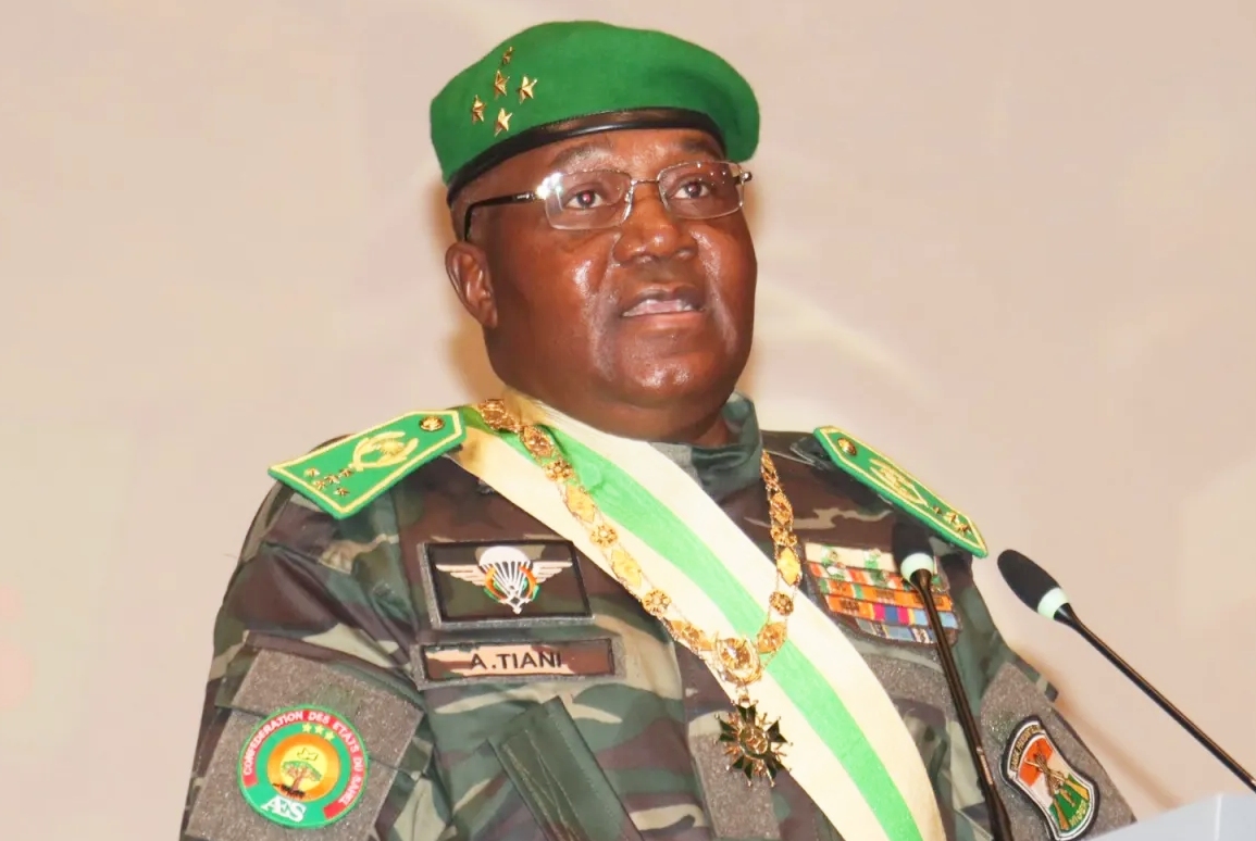 le president tiani eleve au grade de general darmee un symbole dengagement au service du niger
