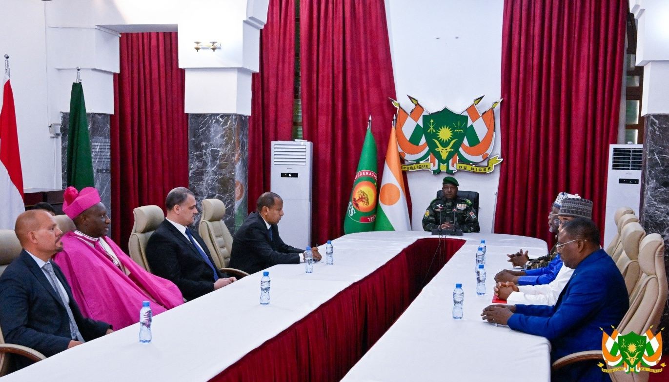 diplomatie le president abdourahamane tiani recoit les lettres de creance de quatre ambassadeurs