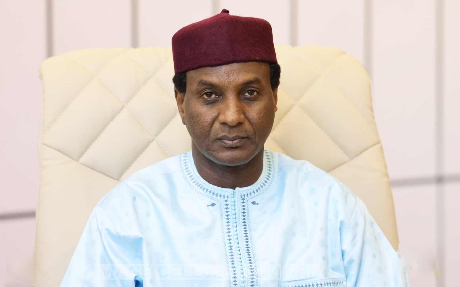 niger le premier ministre de la refondation coordinateur renforce ou chef du gouvernement qui ne dit pas son nom
