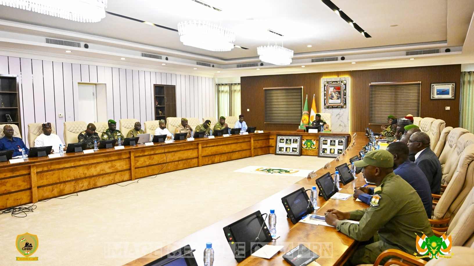 niger pourquoi la transition doit souvrir aux civils pour reussir la refondation