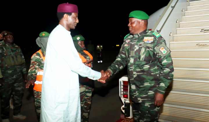 retour triomphal du general tiani a niamey apres une tournee historique a travers le niger
