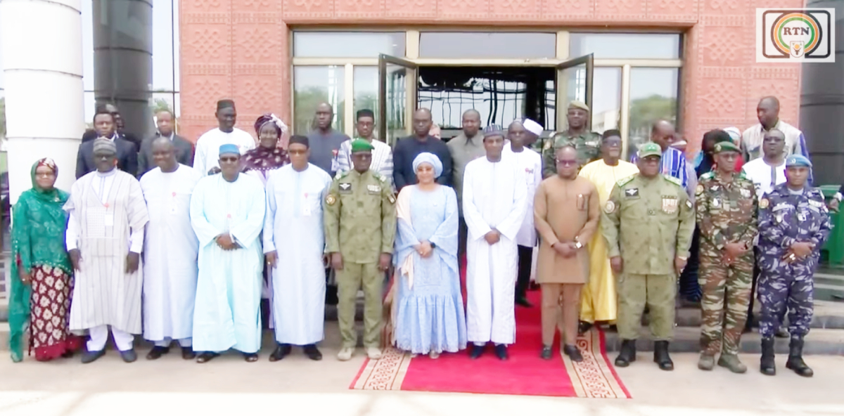 sante le burkina le mali et le niger renforcent leur coordination dans le cadre de la confederation aes