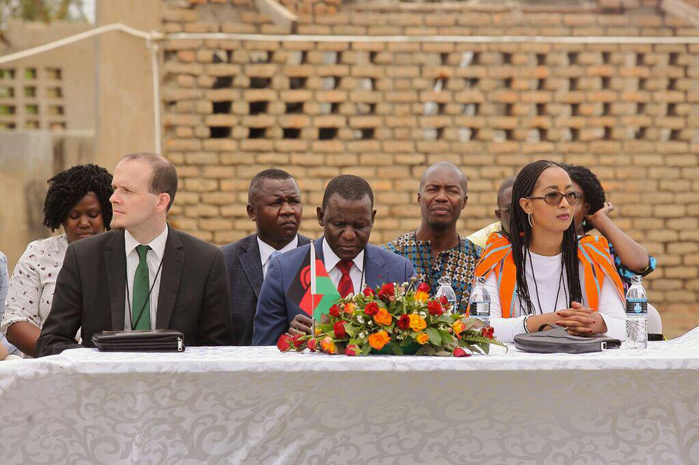 Photo de groupe : avec la Vice-Présidente de la CEDEAO, les partenaires du BIT et les bénéficiaires et la délégation du NEPAD au YES Forum organisé dans le cadre de la Global Entrepreneurship Week à Dakar, novembre 2018
